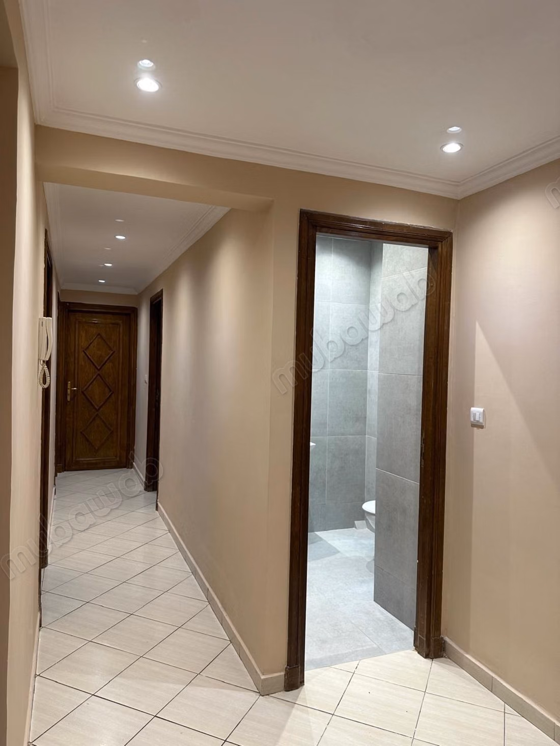 Mooi appartement te huur in het toeristische gebied. Totale oppervlakte 95 m². Gemeubileerd