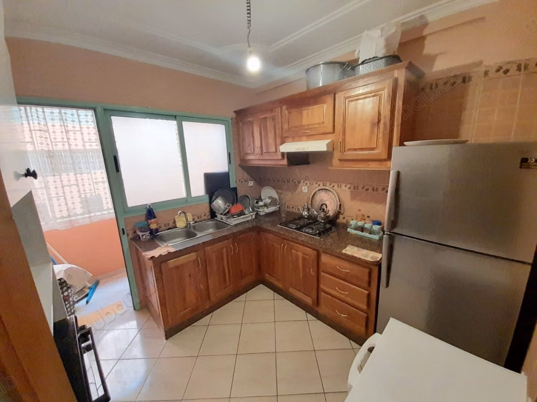 Appartement à louer à Daoudiat. Grande superficie de 115 m². Cave