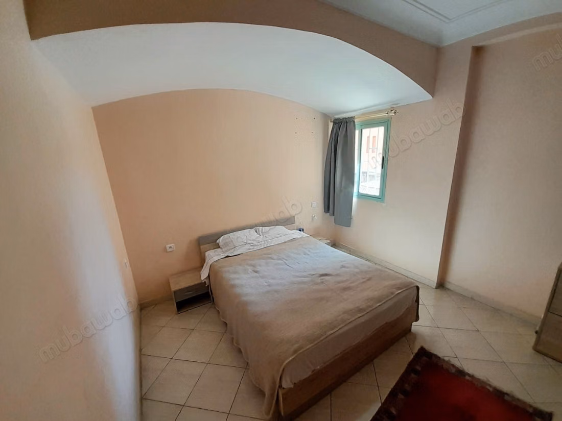 Appartement à louer à Daoudiat. Grande superficie de 115 m². Cave