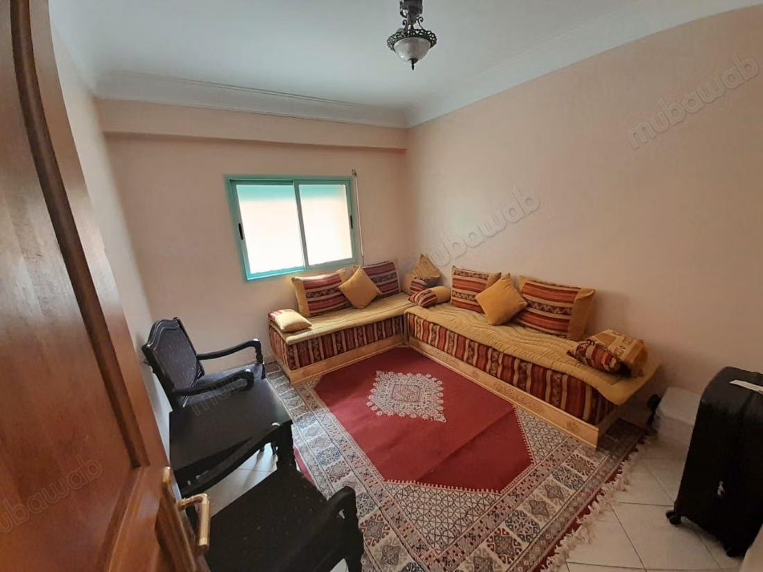 Appartement à louer à Daoudiat. Grande superficie de 115 m². Cave