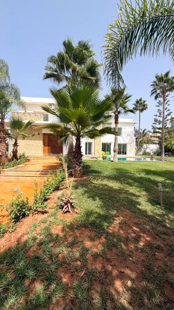 Villa di prestigio IN AFFITTO a Souissi Rabat