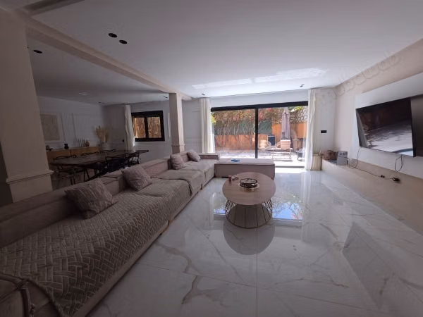Villa à louer à Targa Résidence avec piscine