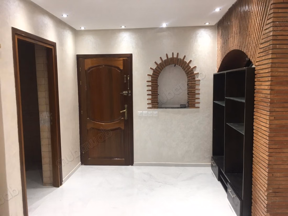 Bel appartement en location en Hassan Centre Ville.
Surface de 104 m².
Cuisine entièrement équipée