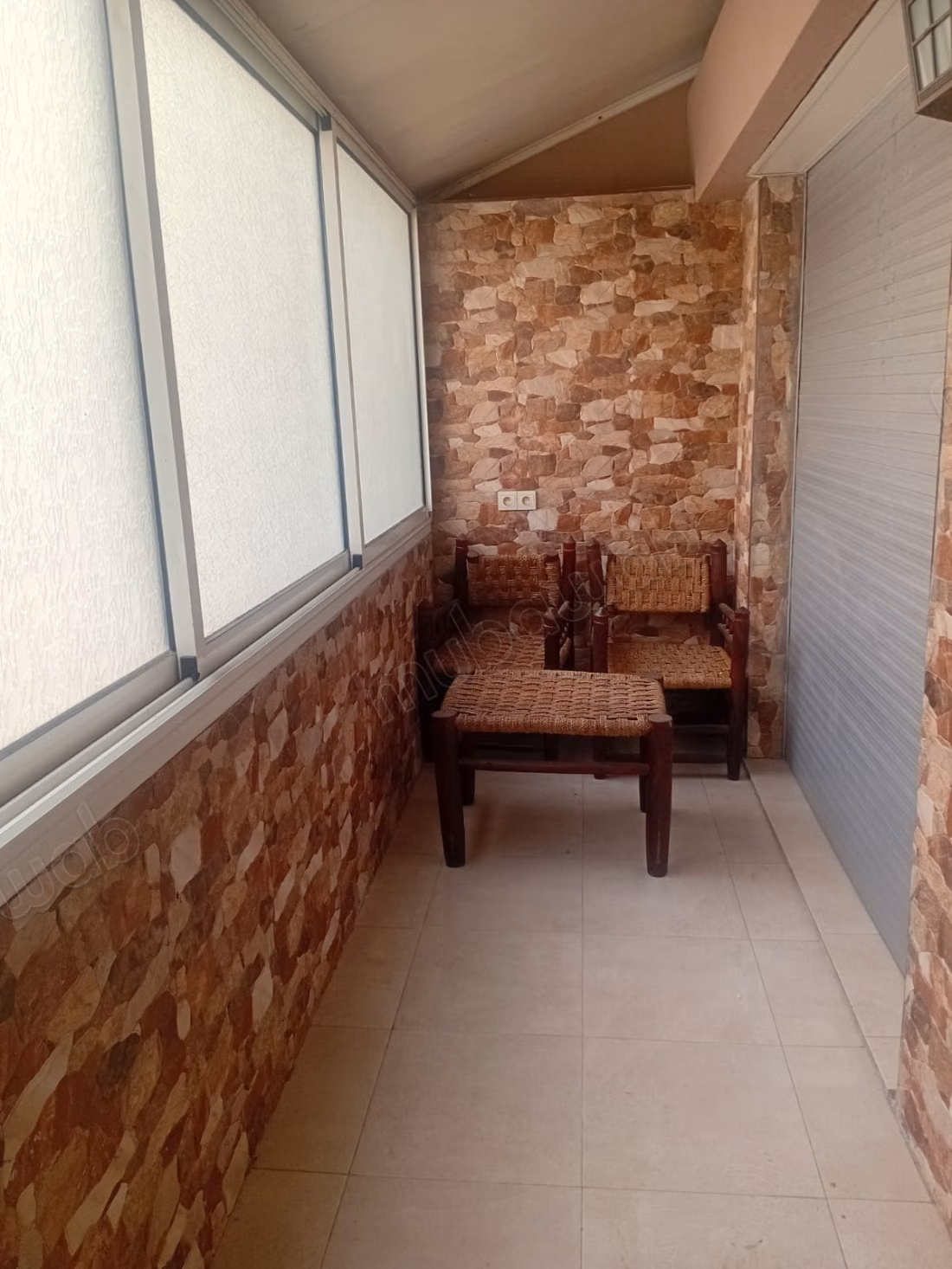 Studio moderno arredato in affitto – Abdelmoumen