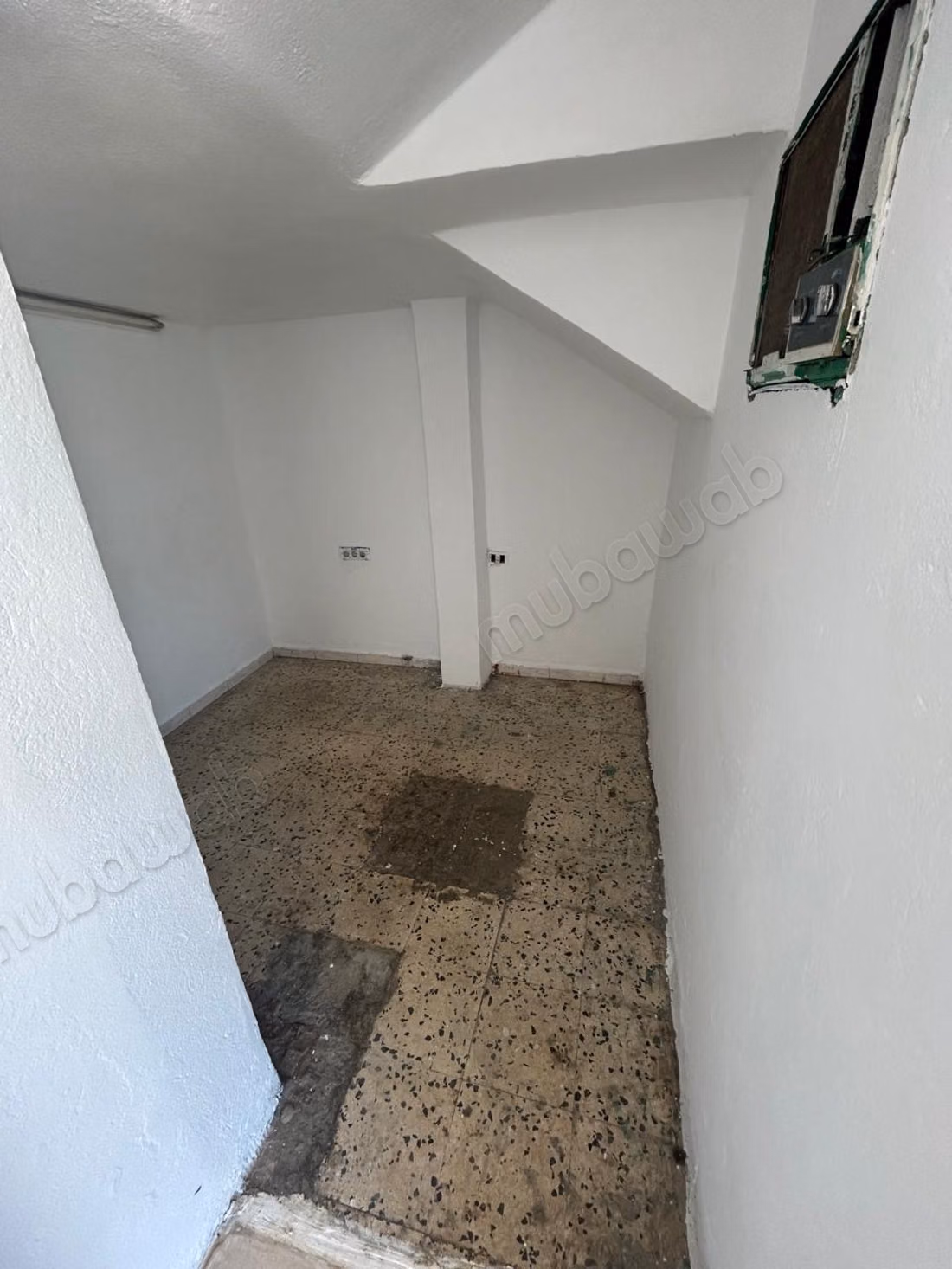 In affitto – Deposito / Magazzino – Borj Cedria