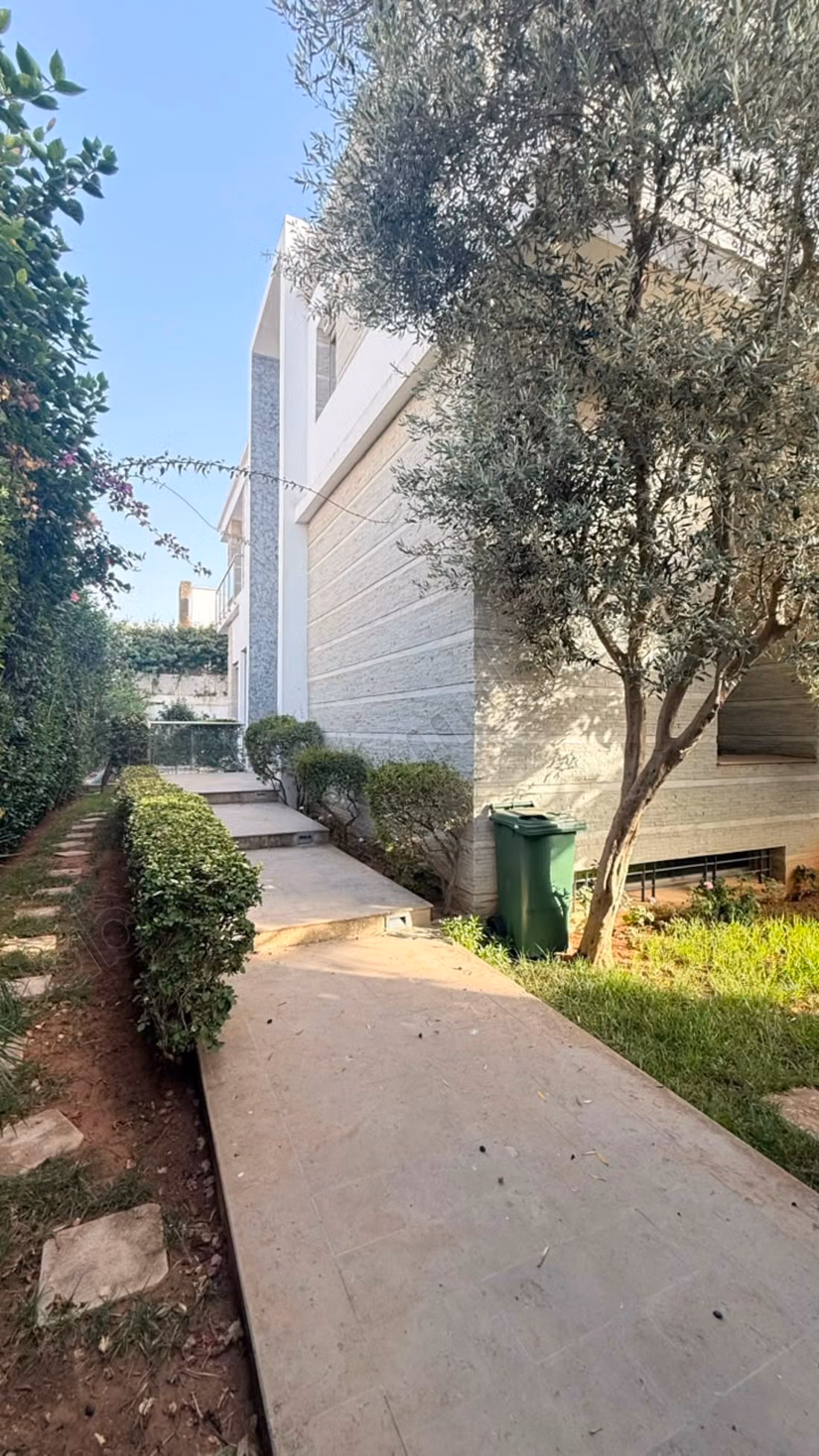 Sublime villa en location 400m² à Hay Riad RABAT