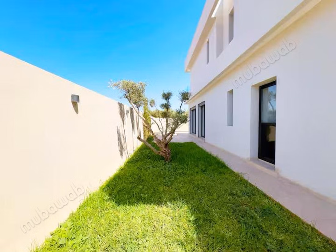 Villa de lujo en venta en la Ruta de Ourika. 4 amplias áreas de estar. Ático