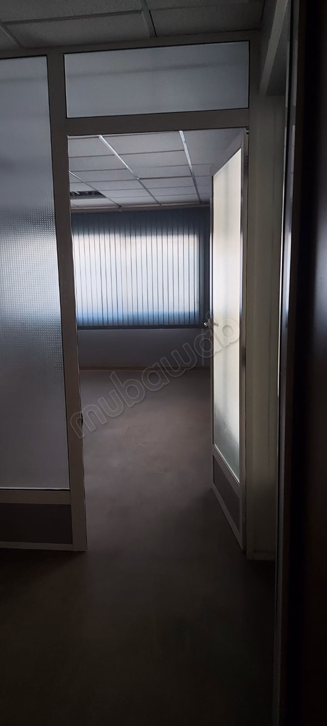 Oficinas en alquiler en Derb Omar. Superficie de 145 m². Ventanas de doble cristal