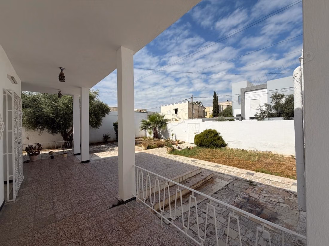 Villa su un piano di 540 m² giardino a Mégrine