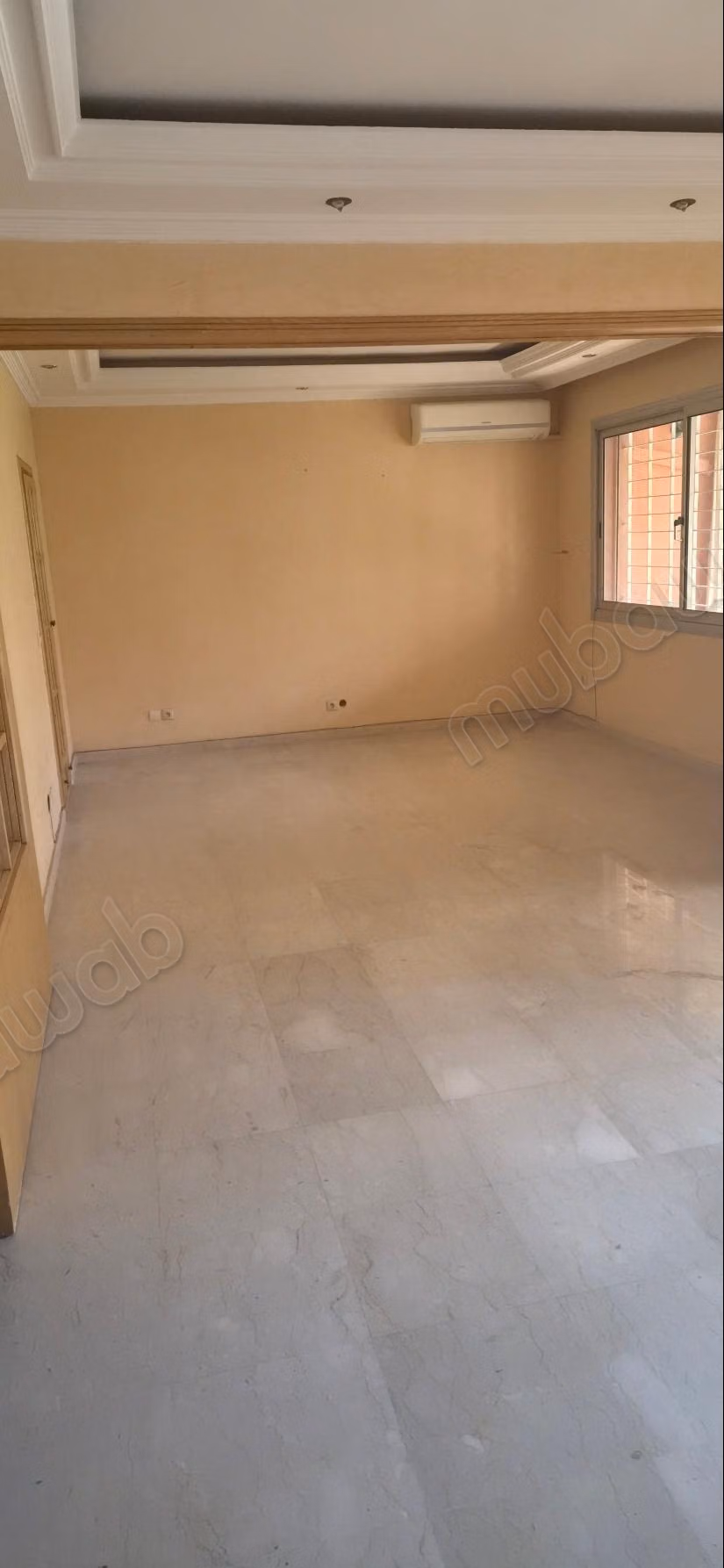 Apartamento en venta en las princesas. Superficie total de 170 m². Terraza y jardín
