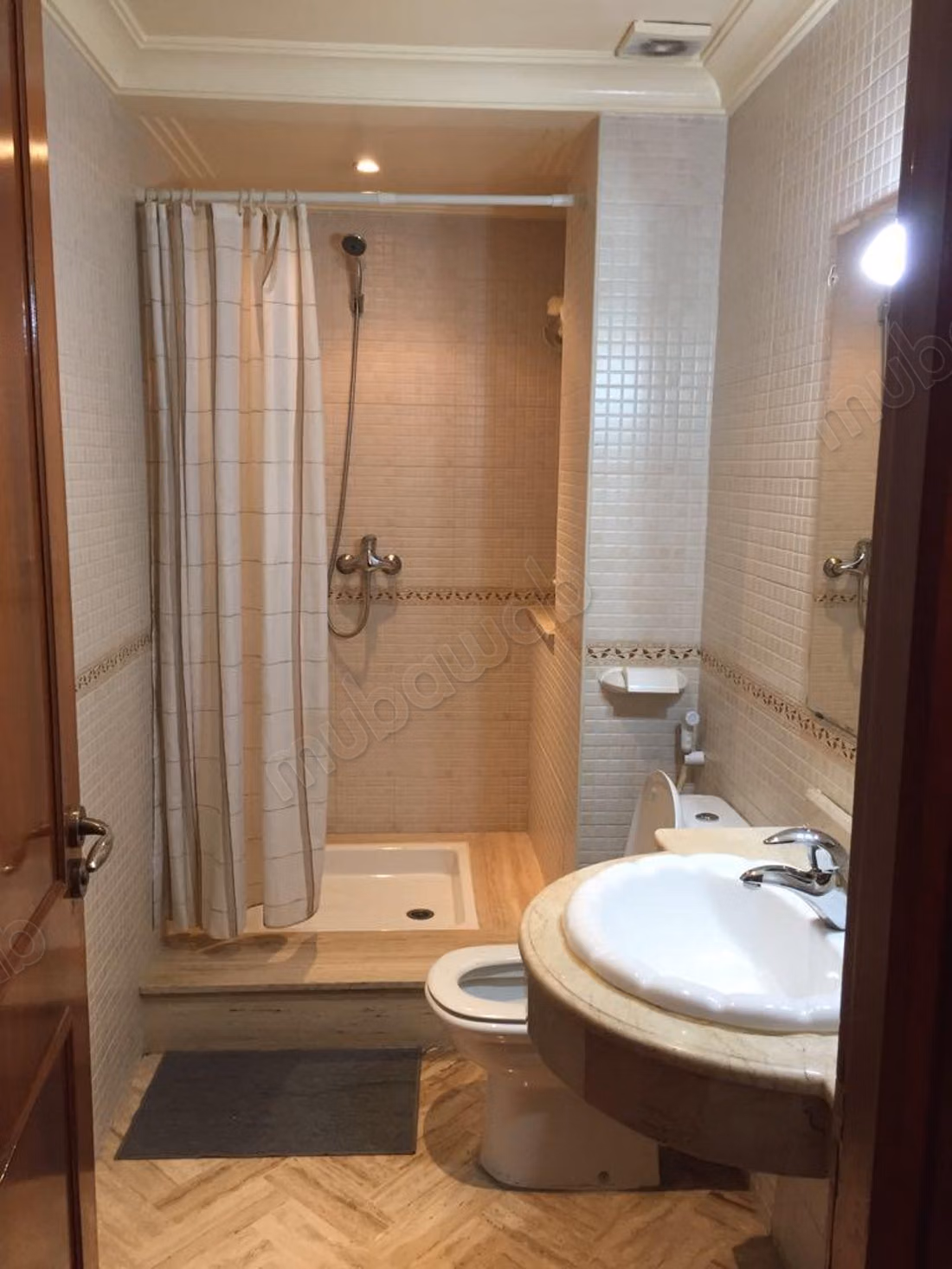 Alquiler de un apartamento en Mers Sultan. 2 hermosas habitaciones. Bien amoblado