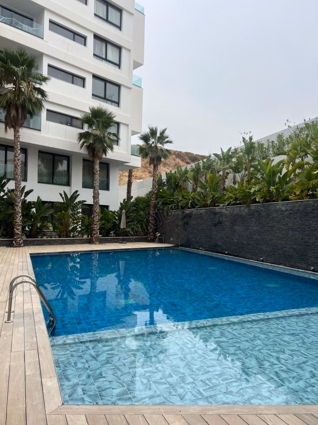 Bel appartement lumineux à Malabata Hills