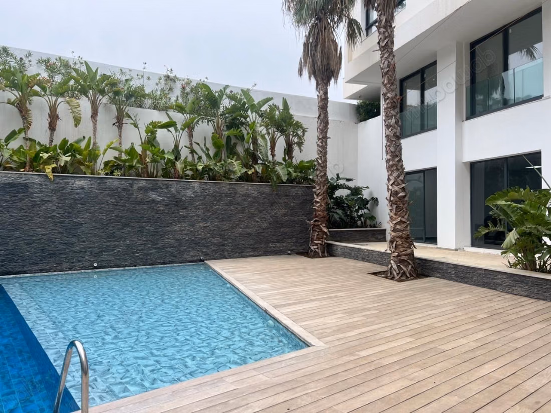 Bel appartement lumineux à Malabata Hills