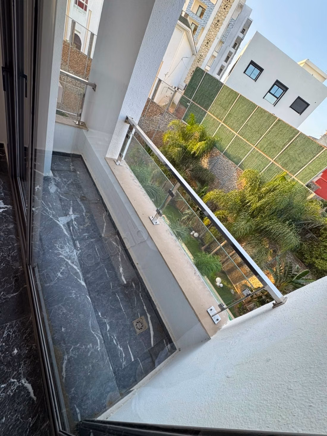 A LOUER: Appartement moderne avec piscine