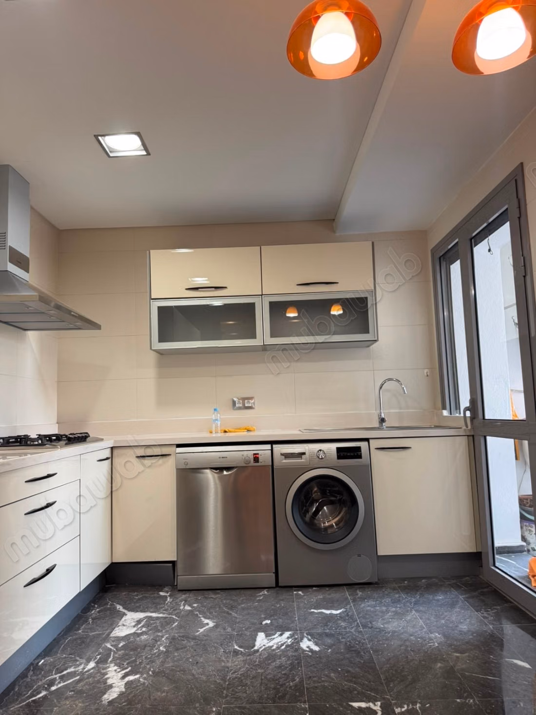 A LOUER: Appartement moderne avec piscine