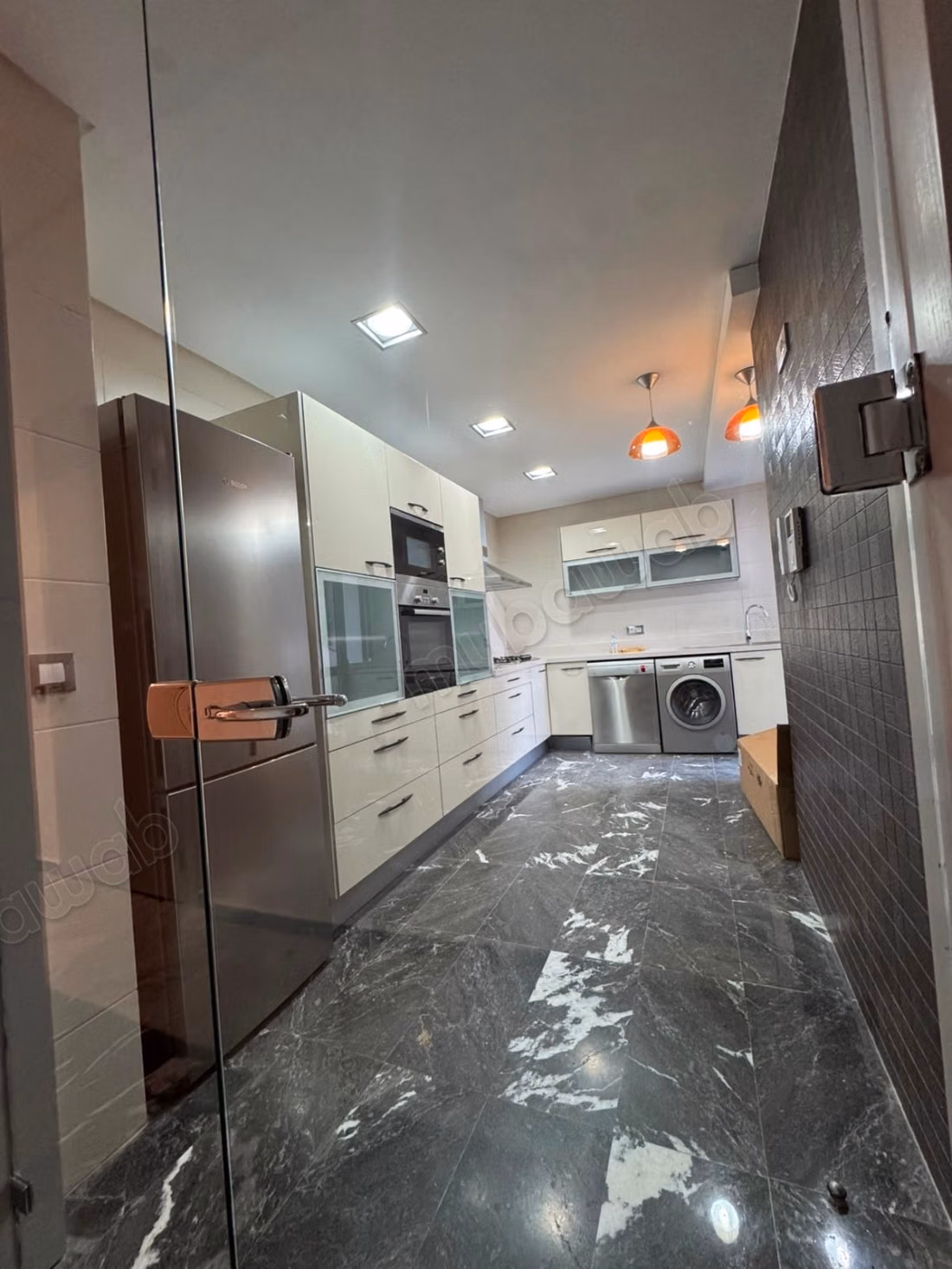 A LOUER: Appartement moderne avec piscine