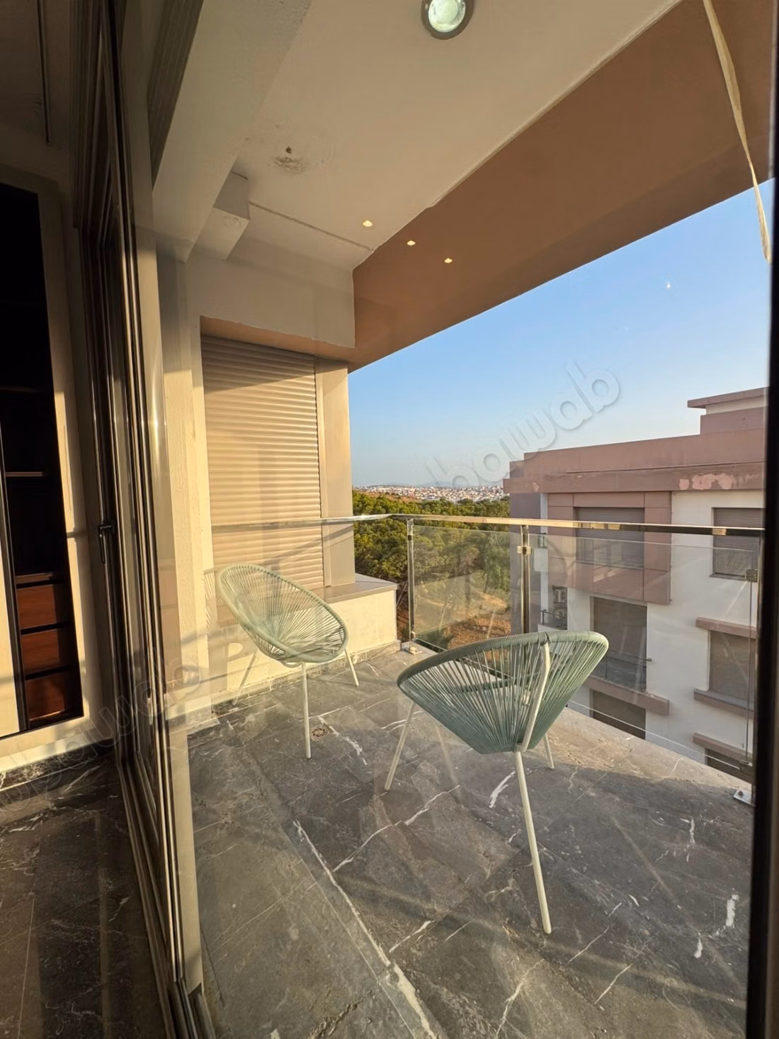 A LOUER: Appartement moderne avec piscine
