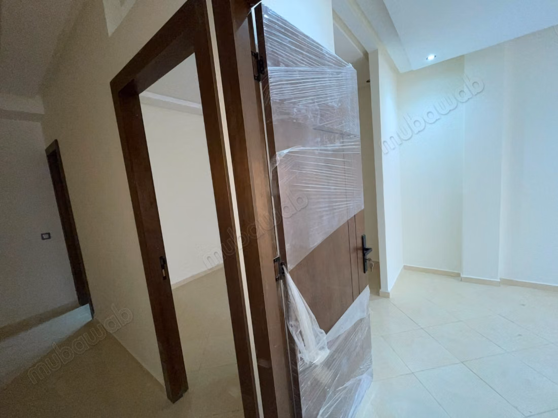 Appartement à vendre à alliance 
tr3 chambres. Four