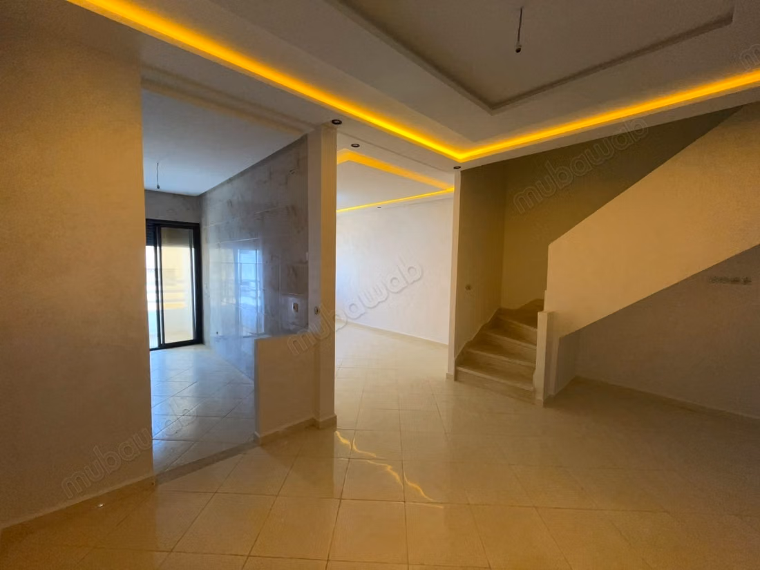 Appartement à vendre à alliance 
tr3 chambres. Four