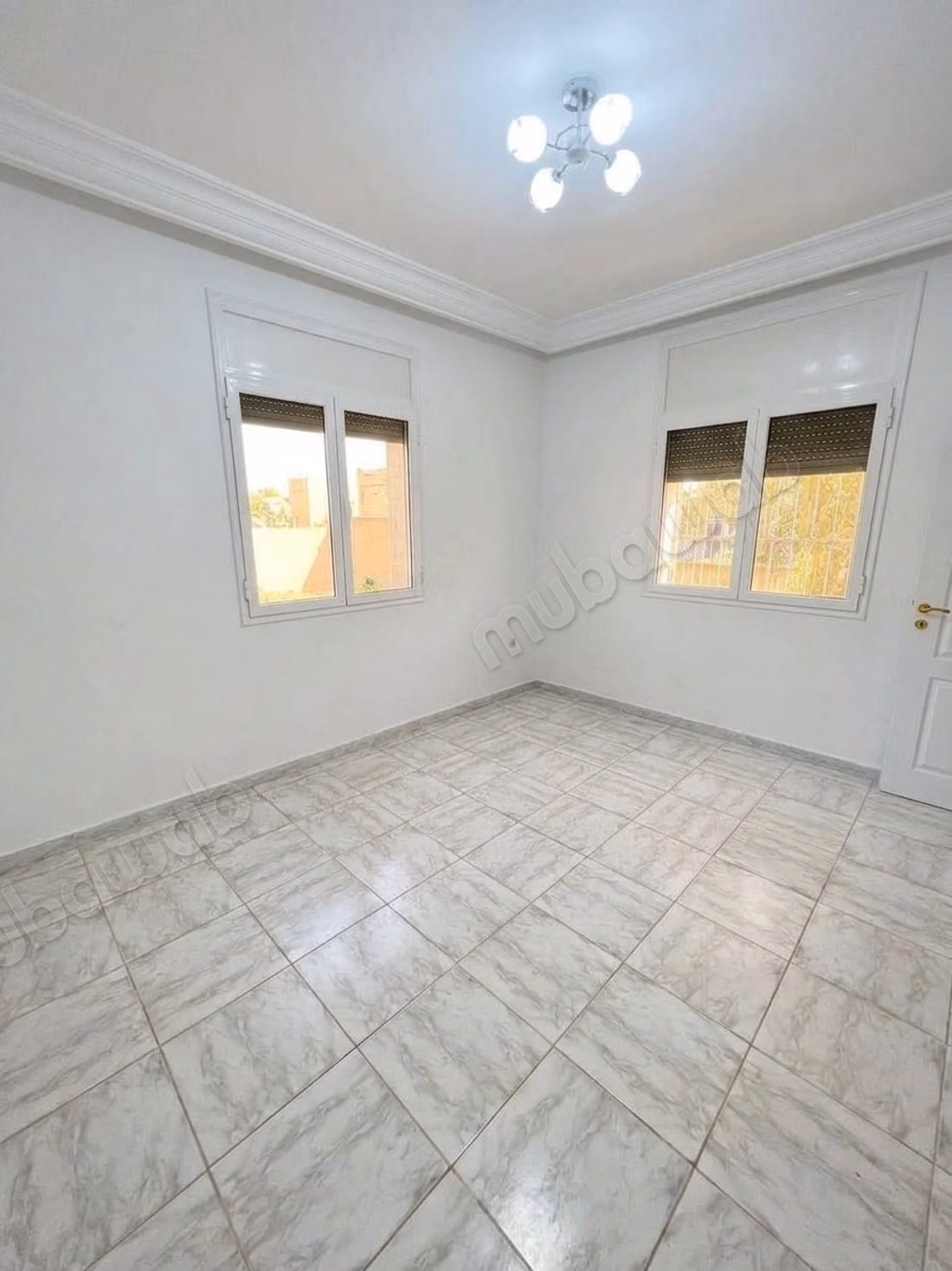 Villa de plain pied 473 m² jardin à Mégrine coteaux