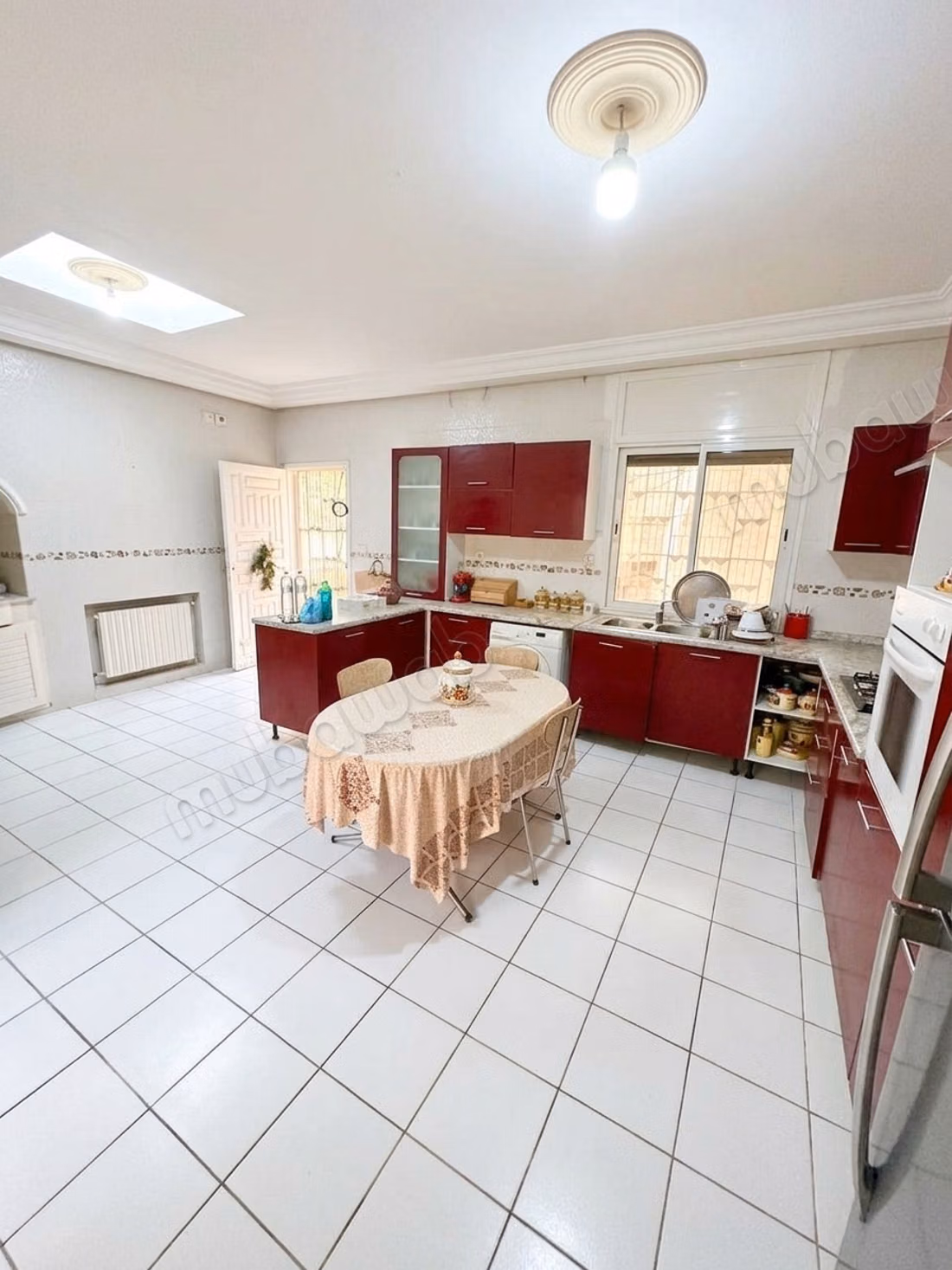 Villa de plain pied 473 m² jardin à Mégrine coteaux