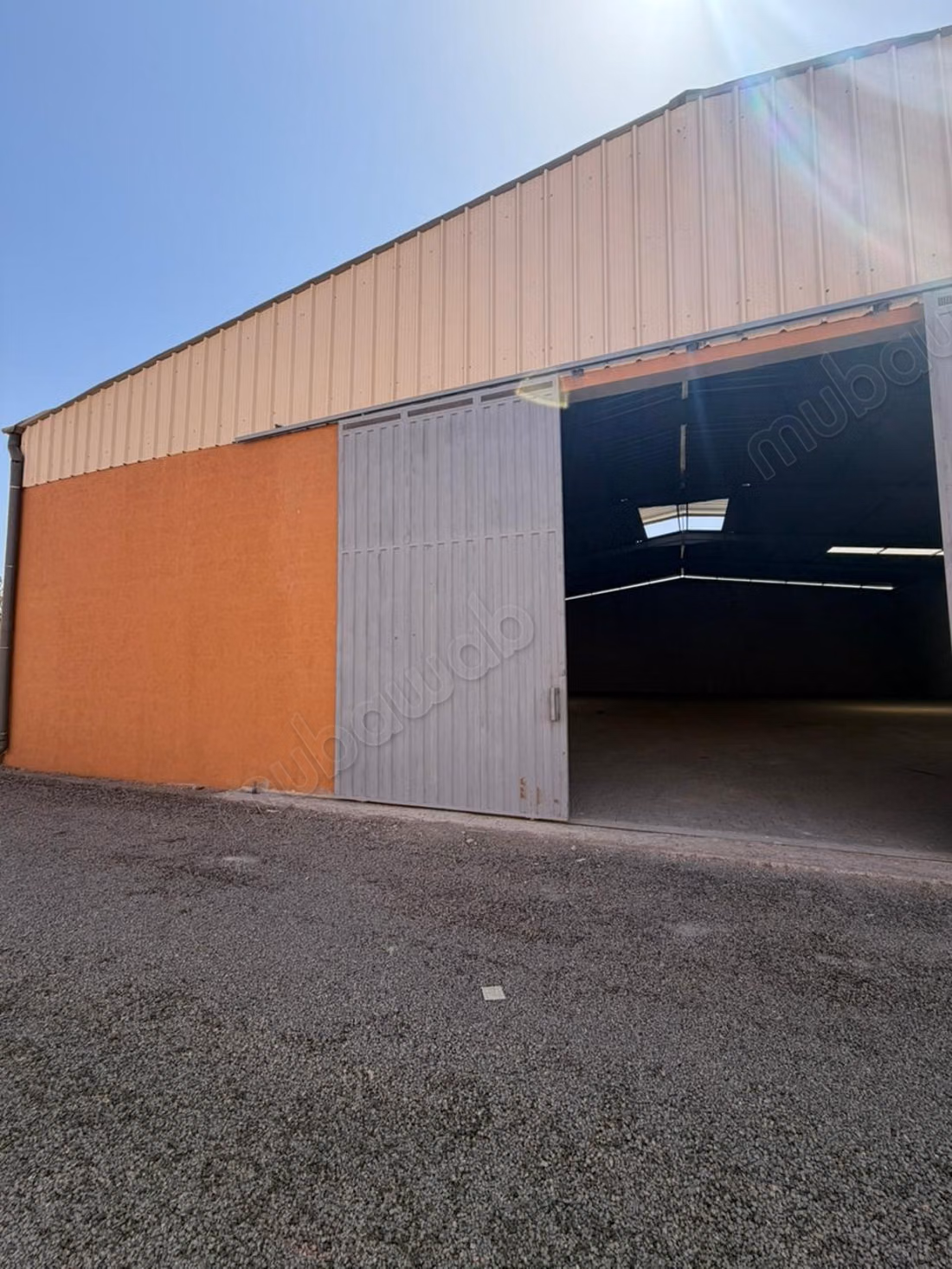 Hangars de 700m² et 1000m² a Harbil