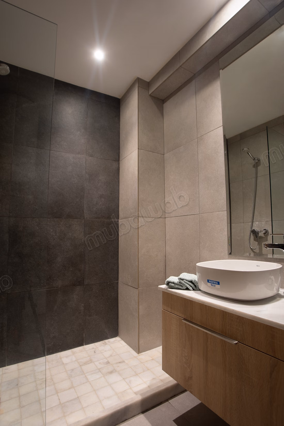 Piso en venta. Superficie de 132 m². Residencia con conserje, piscine grande