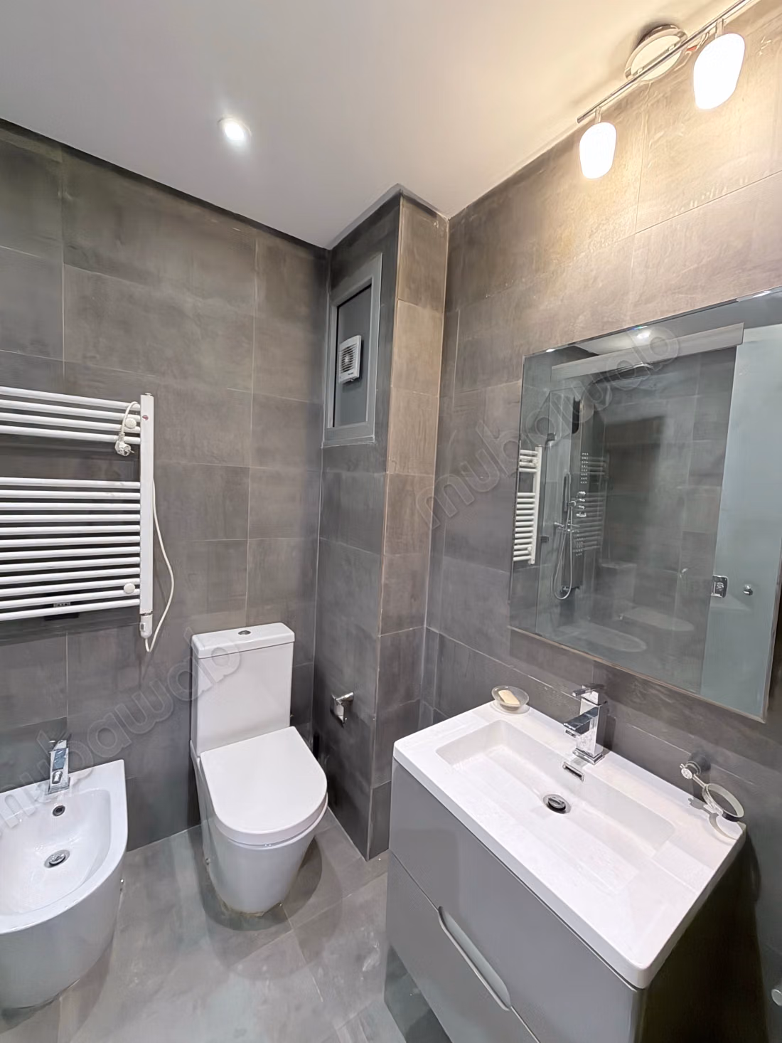 Appartement 3 chambre vide ou meuble racine