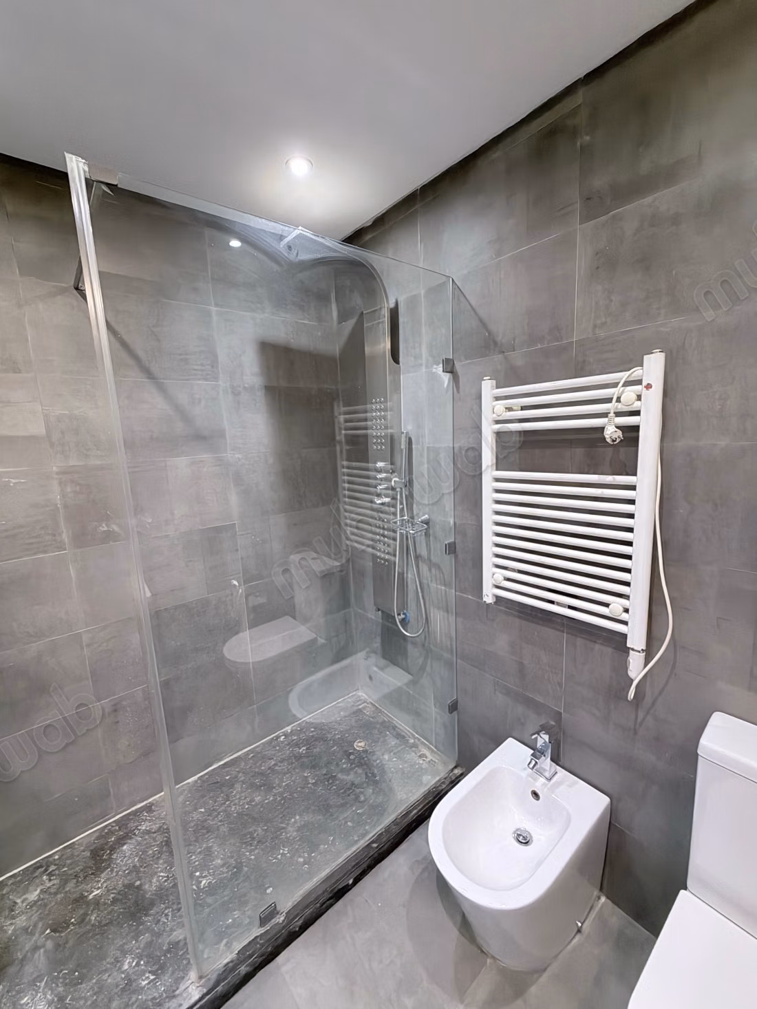 Appartement 3 chambre vide ou meuble racine