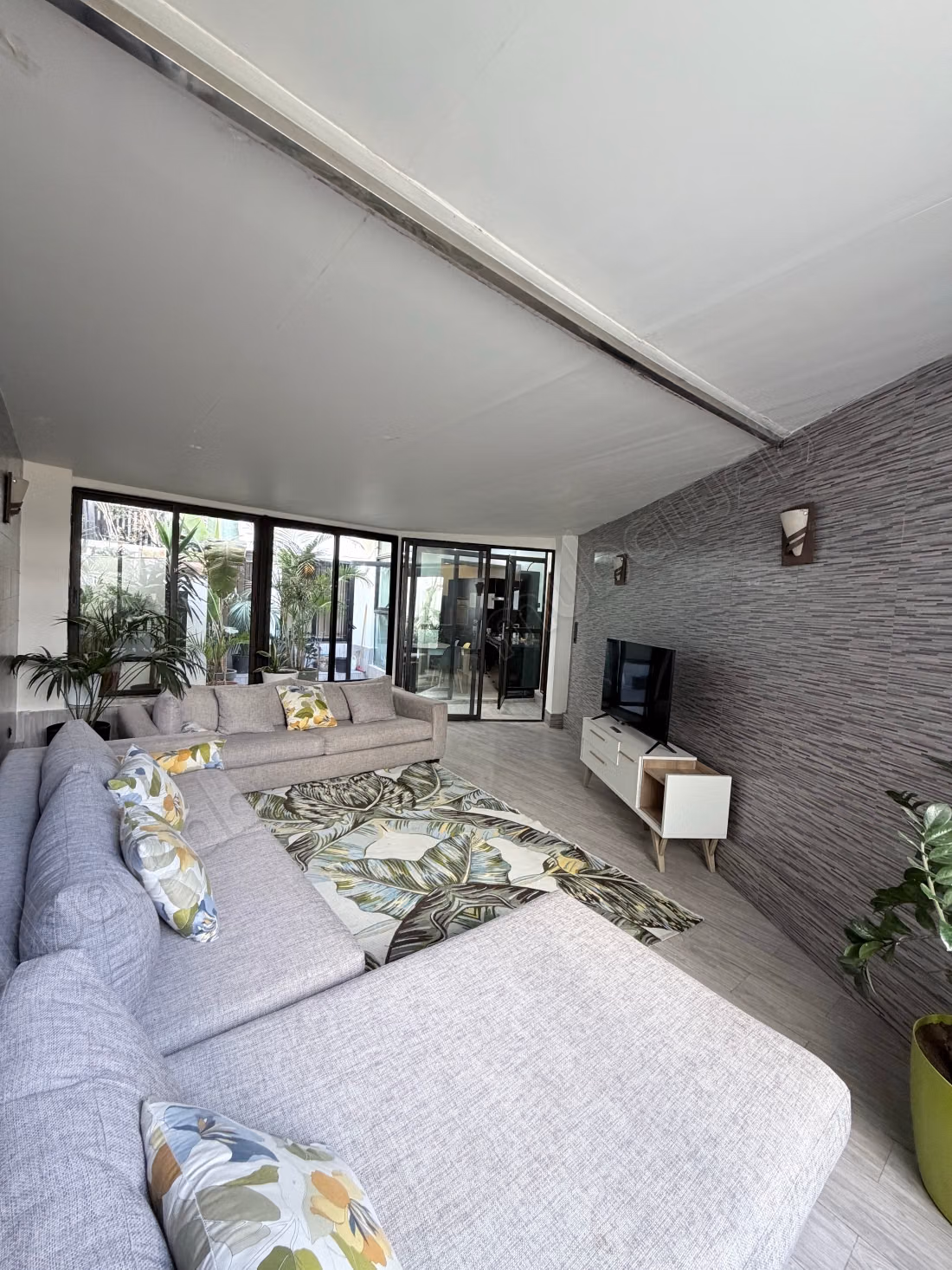 Appartement 3 chambre vide ou meuble racine