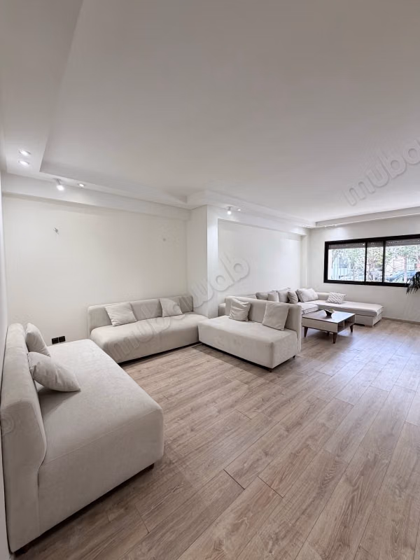 Apartamento de 3 habitaciones vacío o amueblado raíz