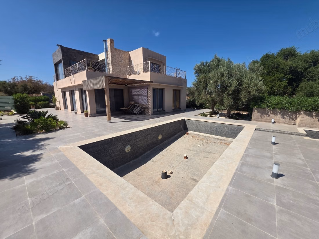 Luxury villa for sale in Idaougard. 5 comfortable rooms. Furnished