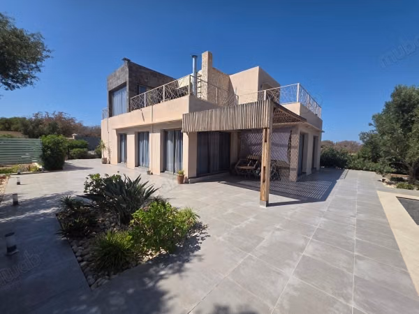 Luxury villa for sale in Idaougard. 5 comfortable rooms. Furnished