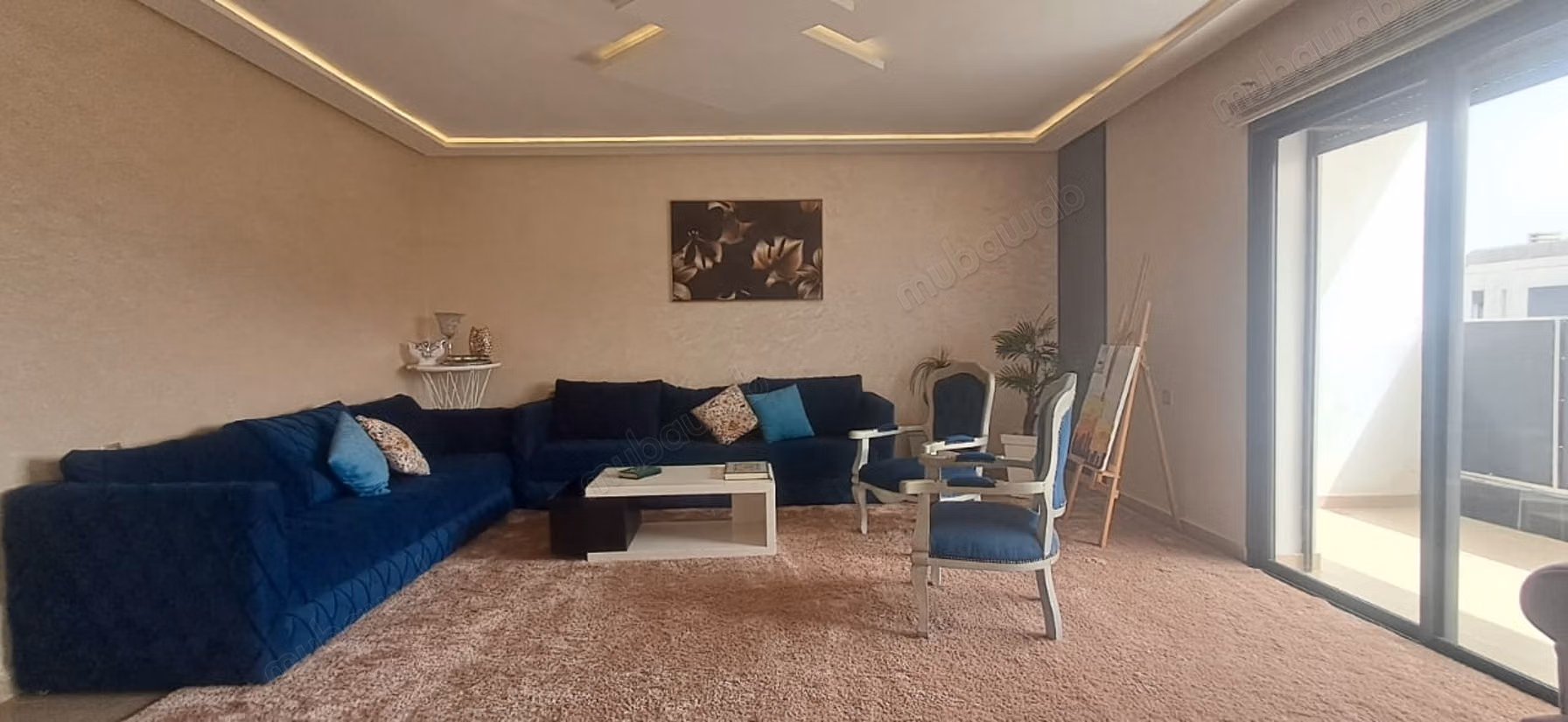 New villa in Victoria with large garden