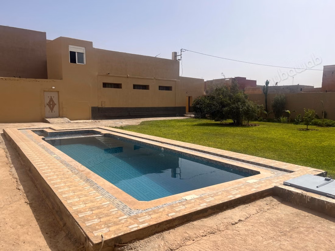 Villa privata con piscina e giardino a Tassila Massa