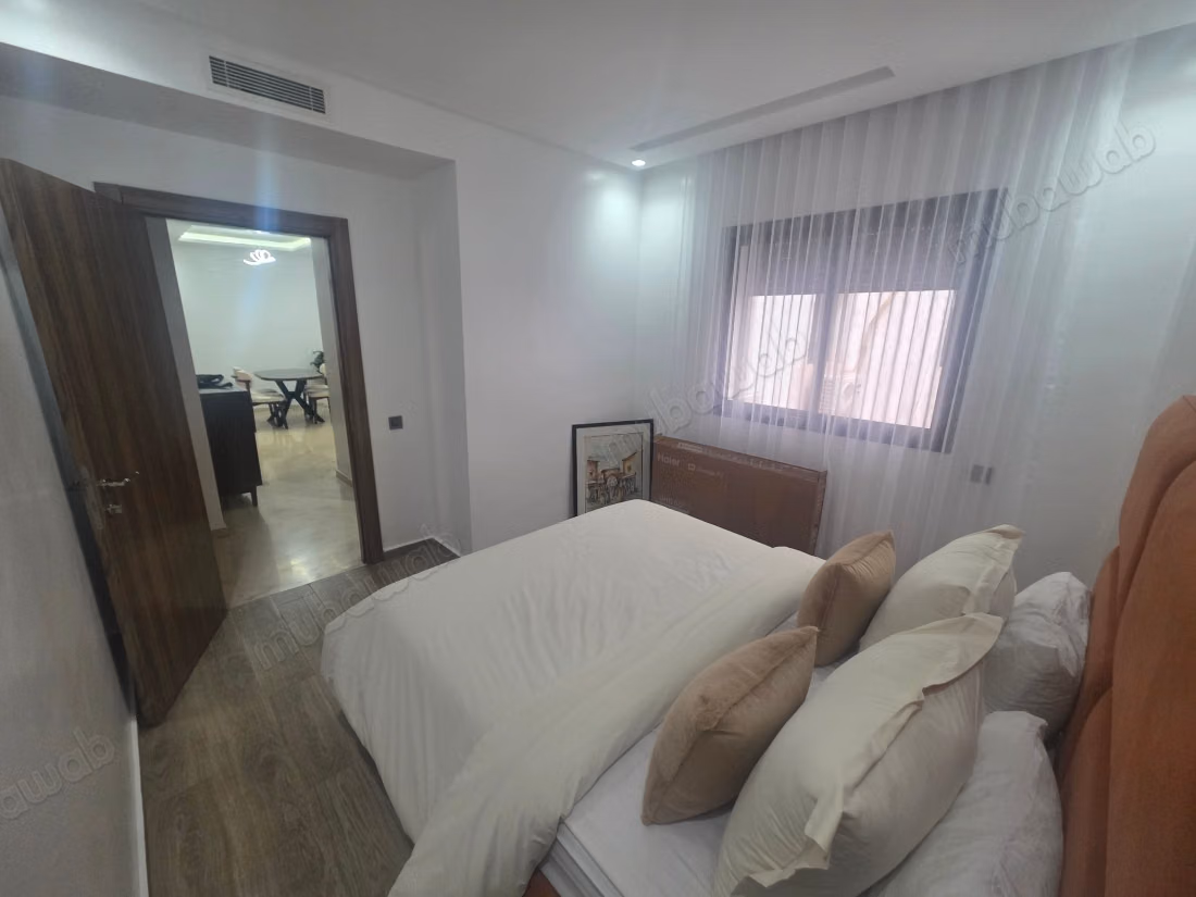 Zeer mooi centraal appartement, gemeubileerd met zwembad