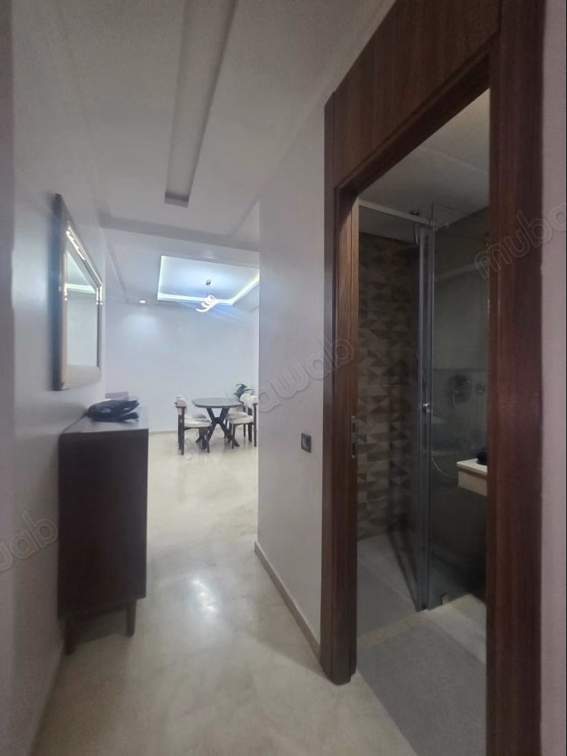 Zeer mooi centraal appartement, gemeubileerd met zwembad
