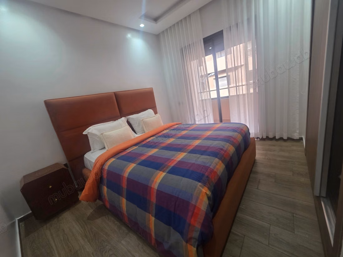 Zeer mooi centraal appartement, gemeubileerd met zwembad