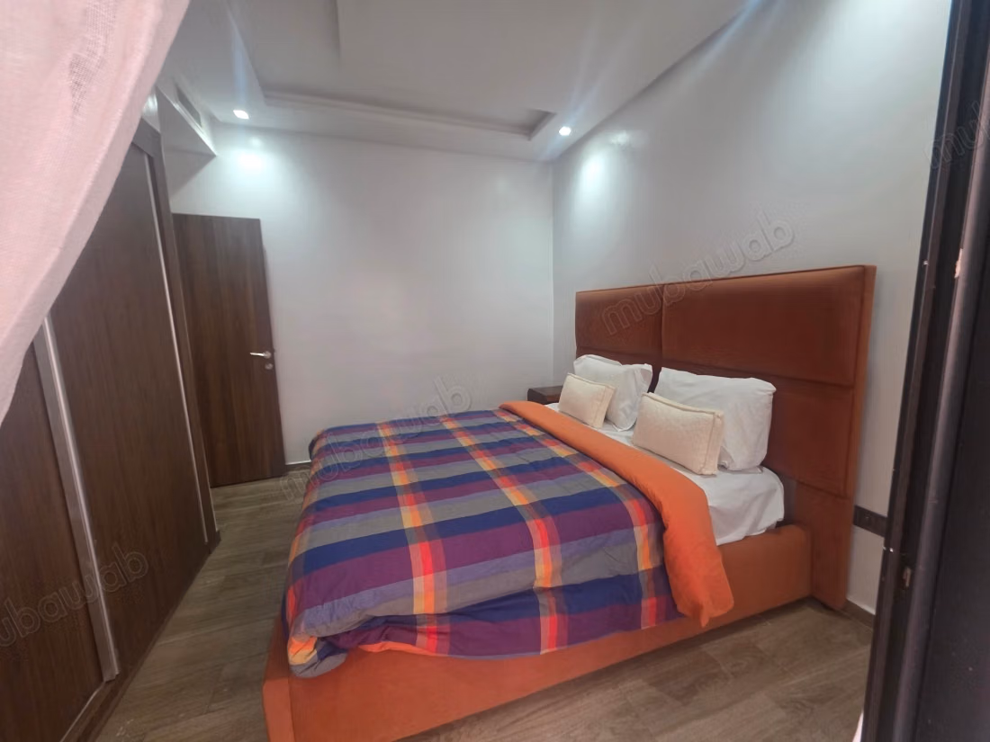 Zeer mooi centraal appartement, gemeubileerd met zwembad