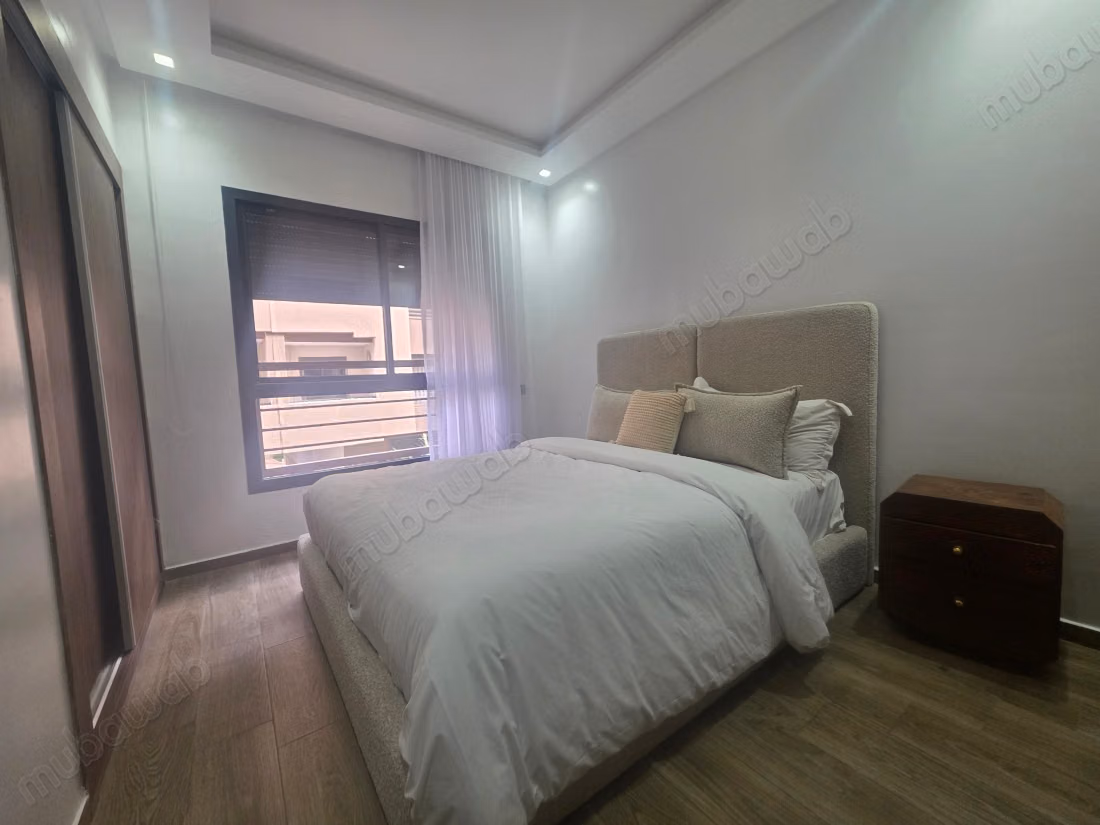 Zeer mooi centraal appartement, gemeubileerd met zwembad