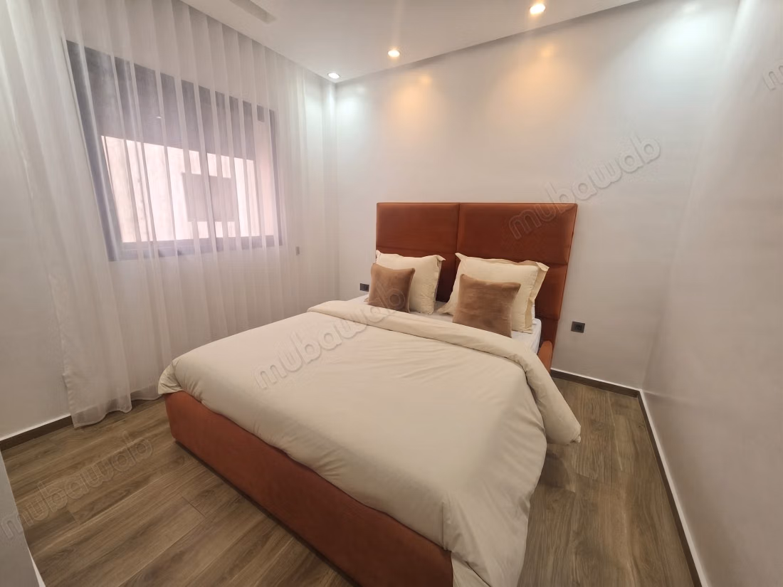Zeer mooi centraal appartement, gemeubileerd met zwembad