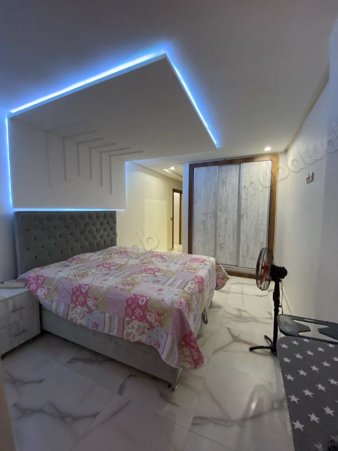 Encuentra un piso en alquiler en Hay el matar. 
1 Habitación. Conserje disponible, aire condicionado general