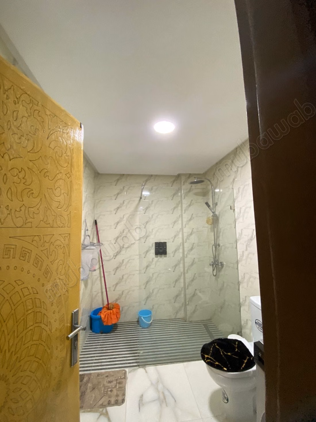 Encuentra un piso en alquiler en Hay el matar. 
1 Habitación. Conserje disponible, aire condicionado general