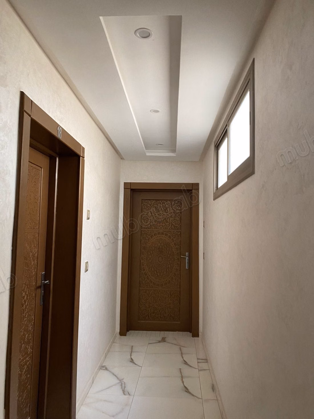Encuentra un piso en alquiler en Hay el matar. 
1 Habitación. Conserje disponible, aire condicionado general