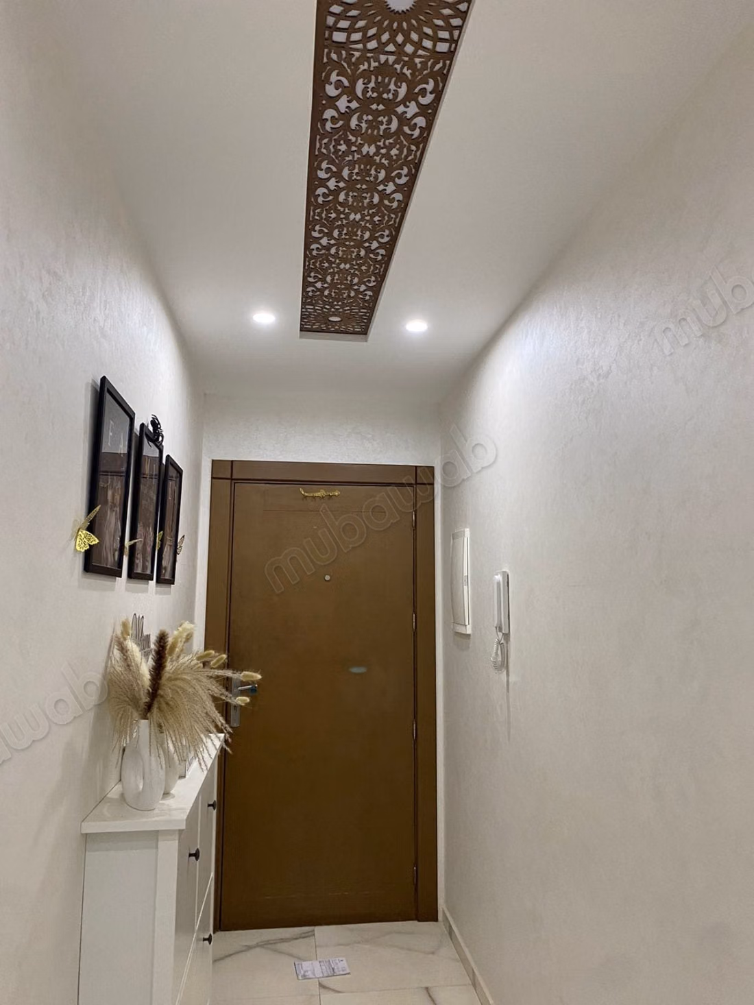 Encuentra un piso en alquiler en Hay el matar. 
1 Habitación. Conserje disponible, aire condicionado general