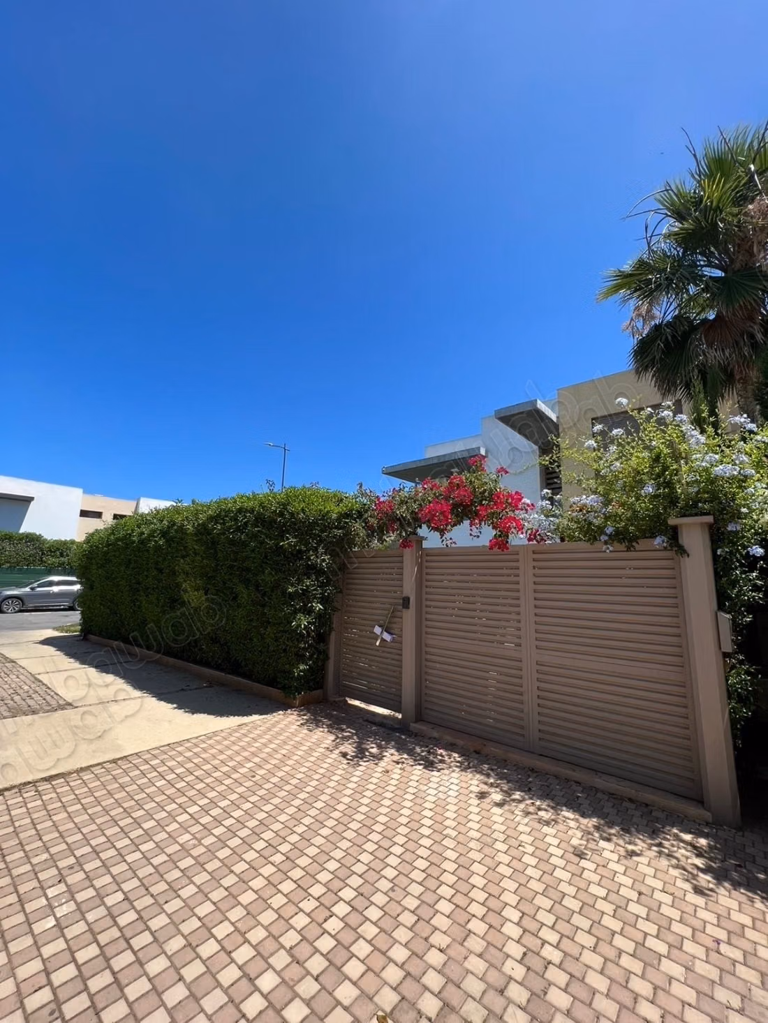 Splendid villa for sale in Dar Bouazza. Total area 261 m². Furnished