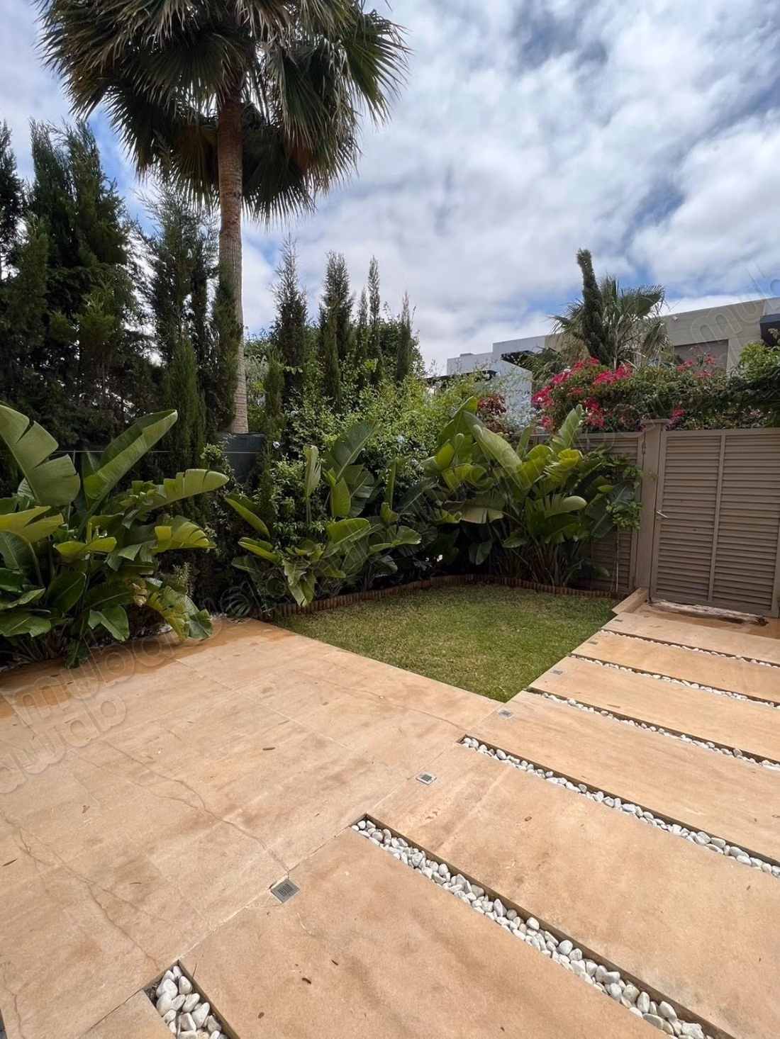 Splendid villa for sale in Dar Bouazza. Total area 261 m². Furnished