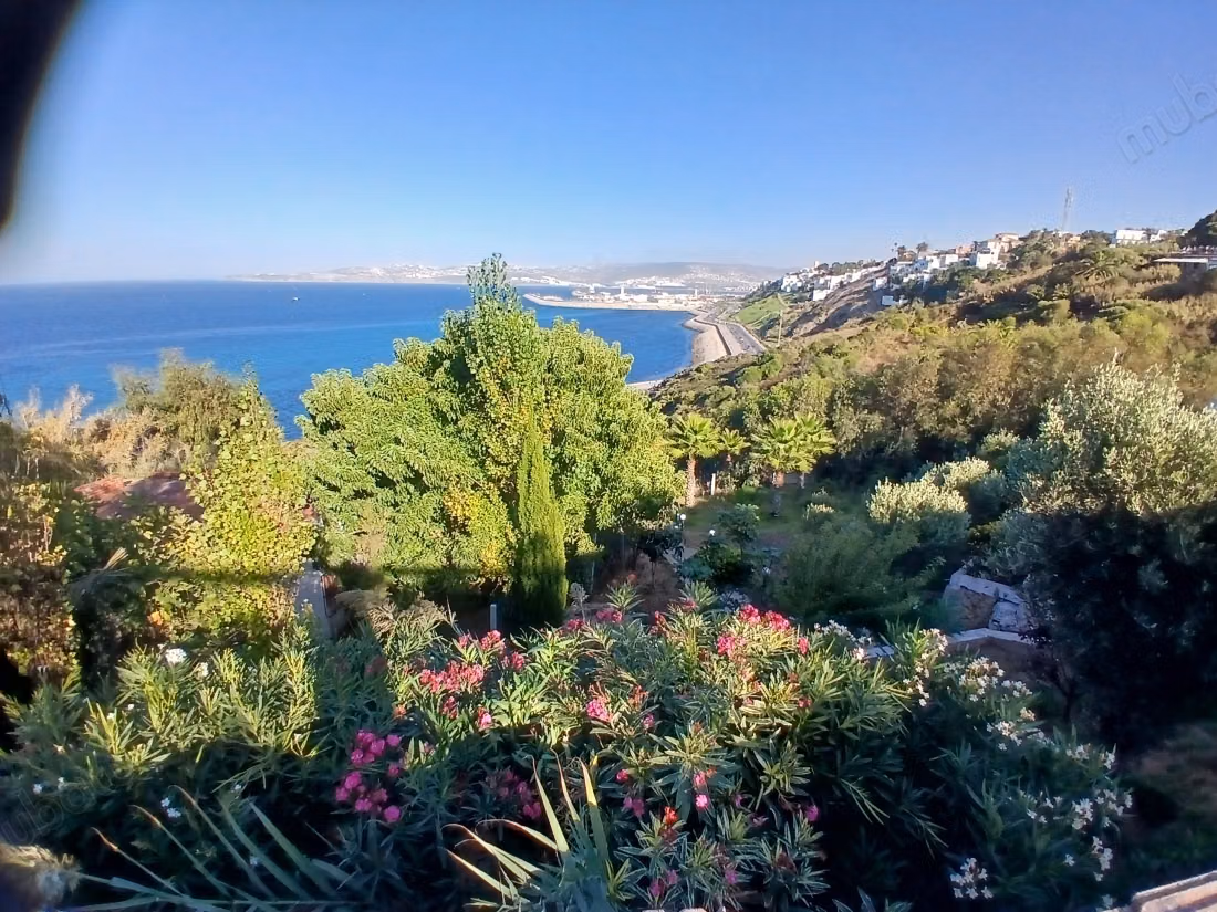 Terreno junto al mar en Marshan