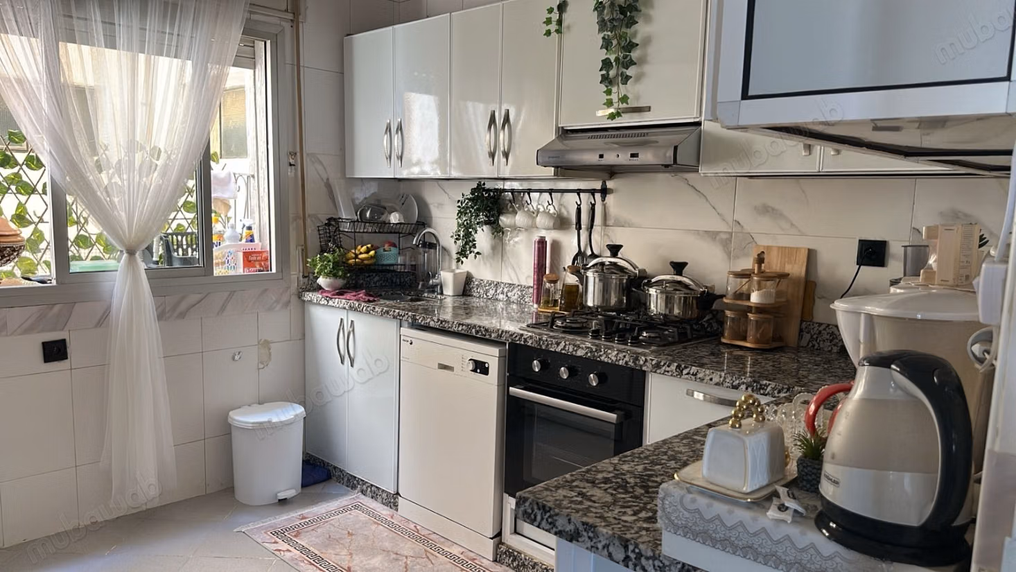 Sale of a beautiful apartment in M'Diq. 7 comfortable rooms. Well furnished