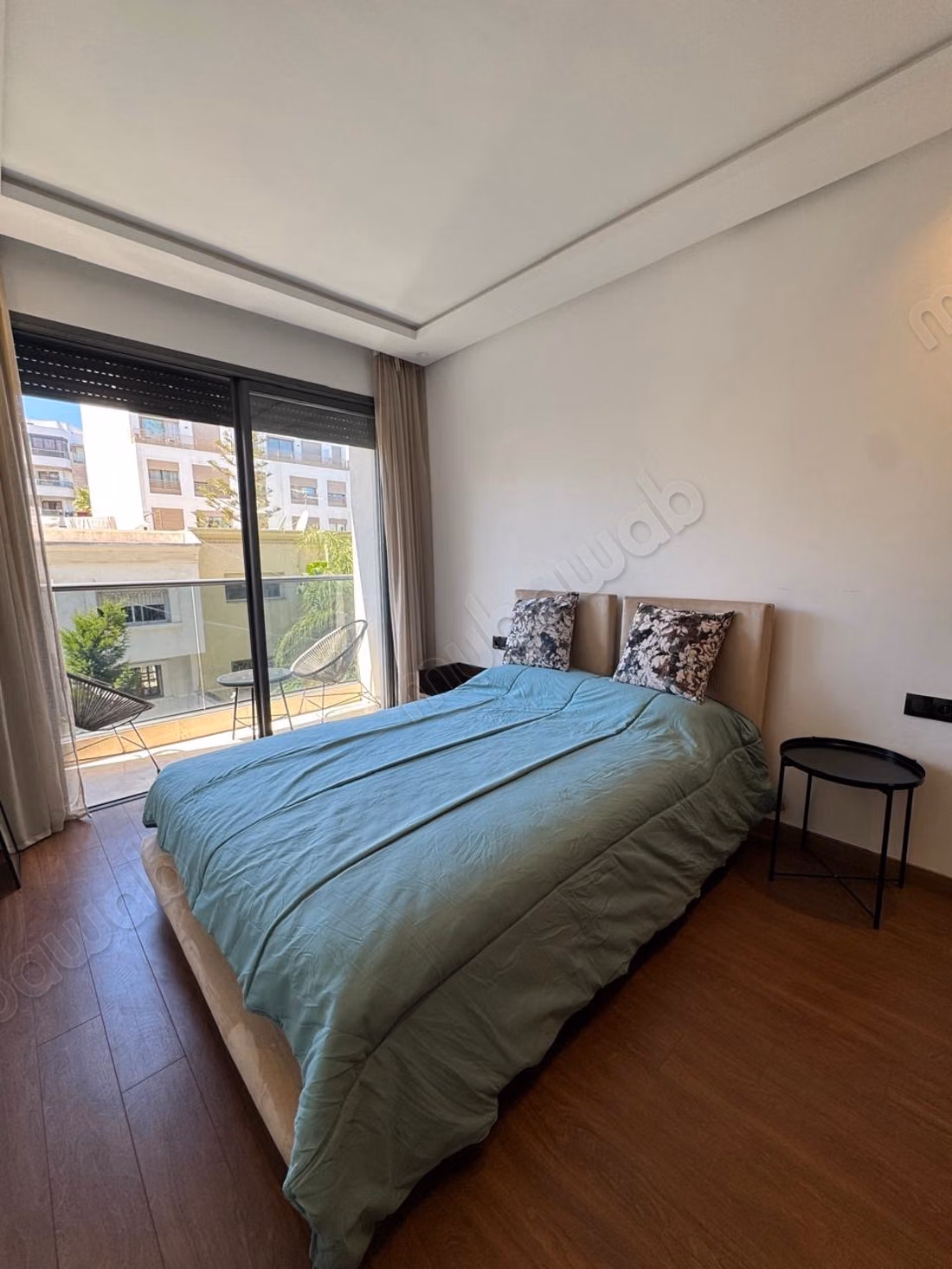 Joli studio meublé avec balcon a les princesses